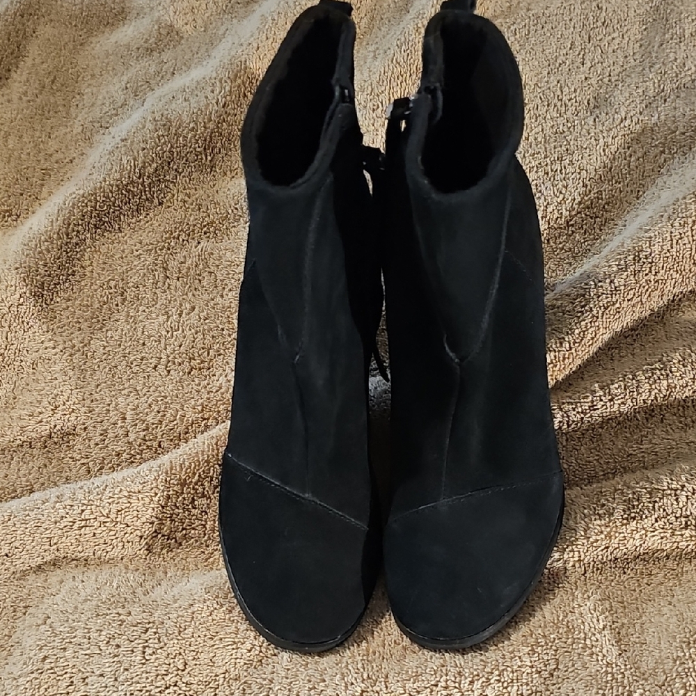Black Suede NWOT Women's Ankle Heeled TOMS Boots